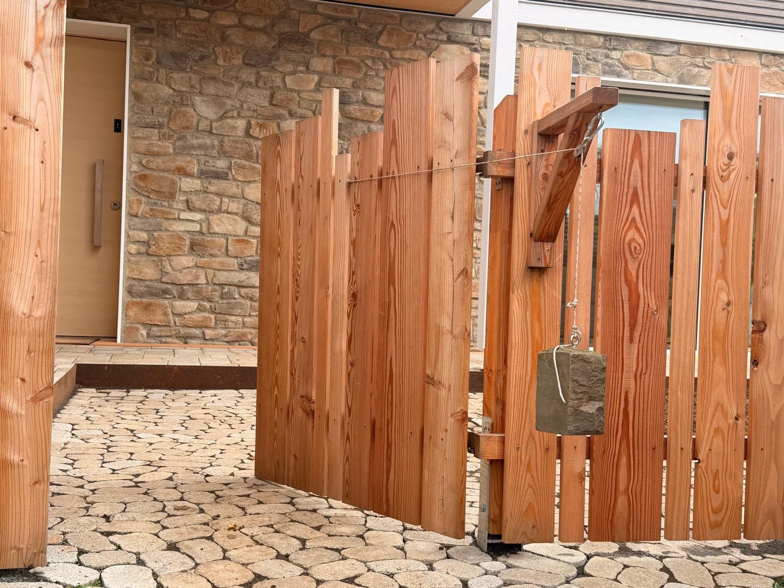 Projektgarten – Terrasse und Beete