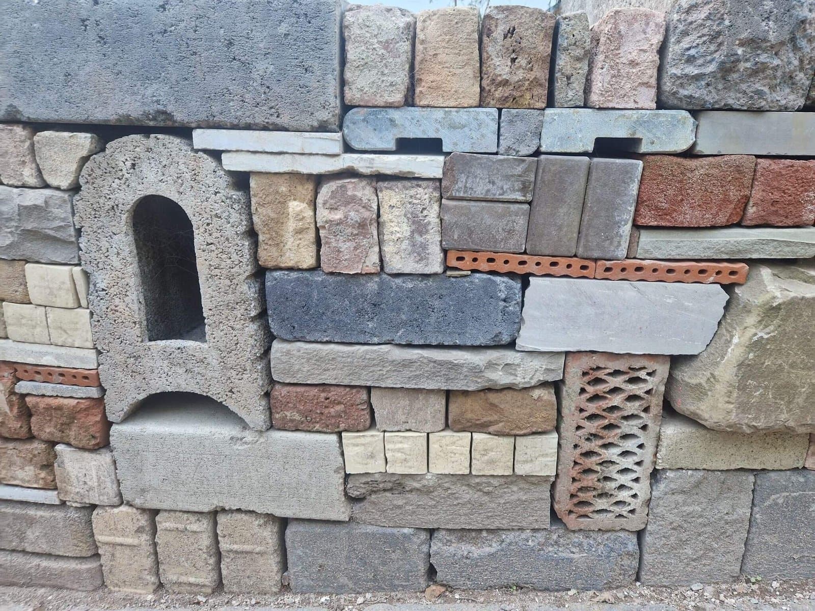 Naturstein und Trockenmauern